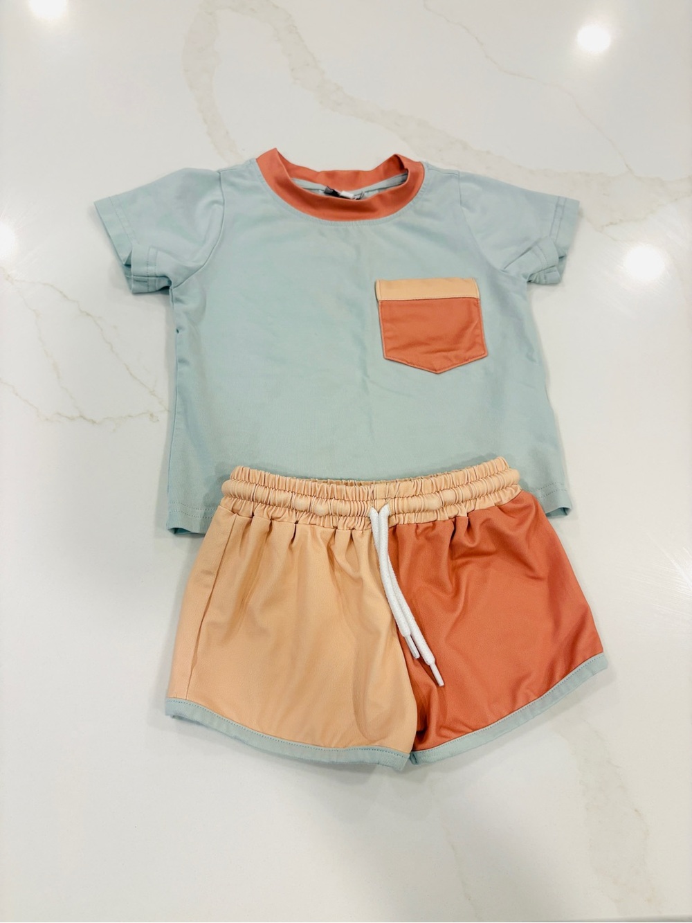 Carolina Smock Co. Kids Colorblock Tee & Shorts Set - Mint, Peach & Coral 18mo